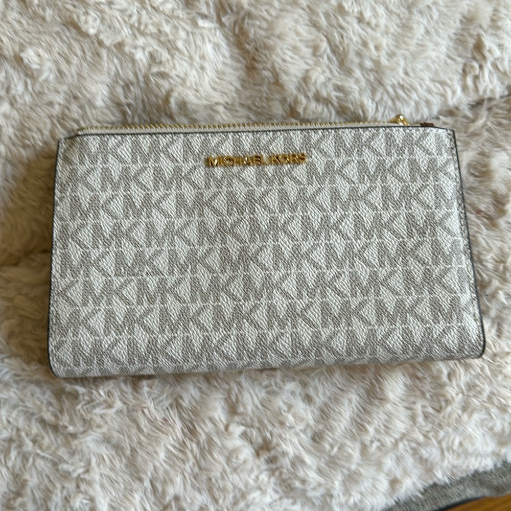 Michael kors wallet